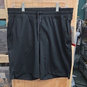 Mondetta Size M Black Mid Rise Active Bermuda Short